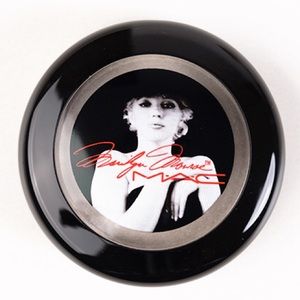 MAC Marilyn Monroe How to Marry Eyeshadow